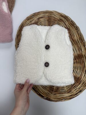 Жилетка тедді на два гудзика молочна