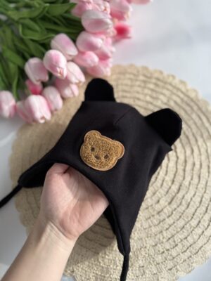 Шапочка на завʼязках чорна з ведмедиком