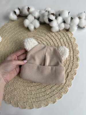 Шапочка біні бежева з вушками тедді молочні