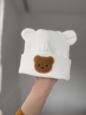 Шапочка біні молочний в мілкий рубчик з вушками + ведмедик