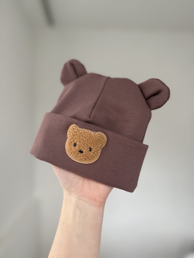 Шапочка біні мокко в мілкий рубчик з вушками + ведмедик