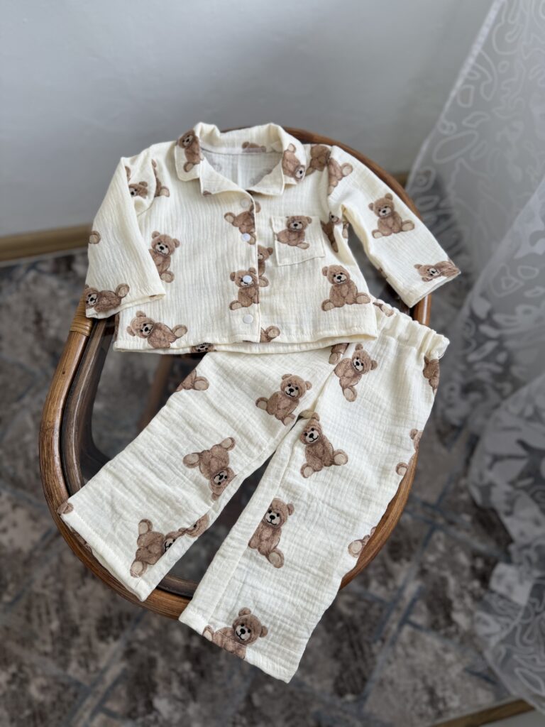 Костюм-піжамка бежеві ведмедики з мусліну