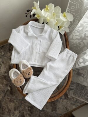 Костюм - піжама біла з мусліну