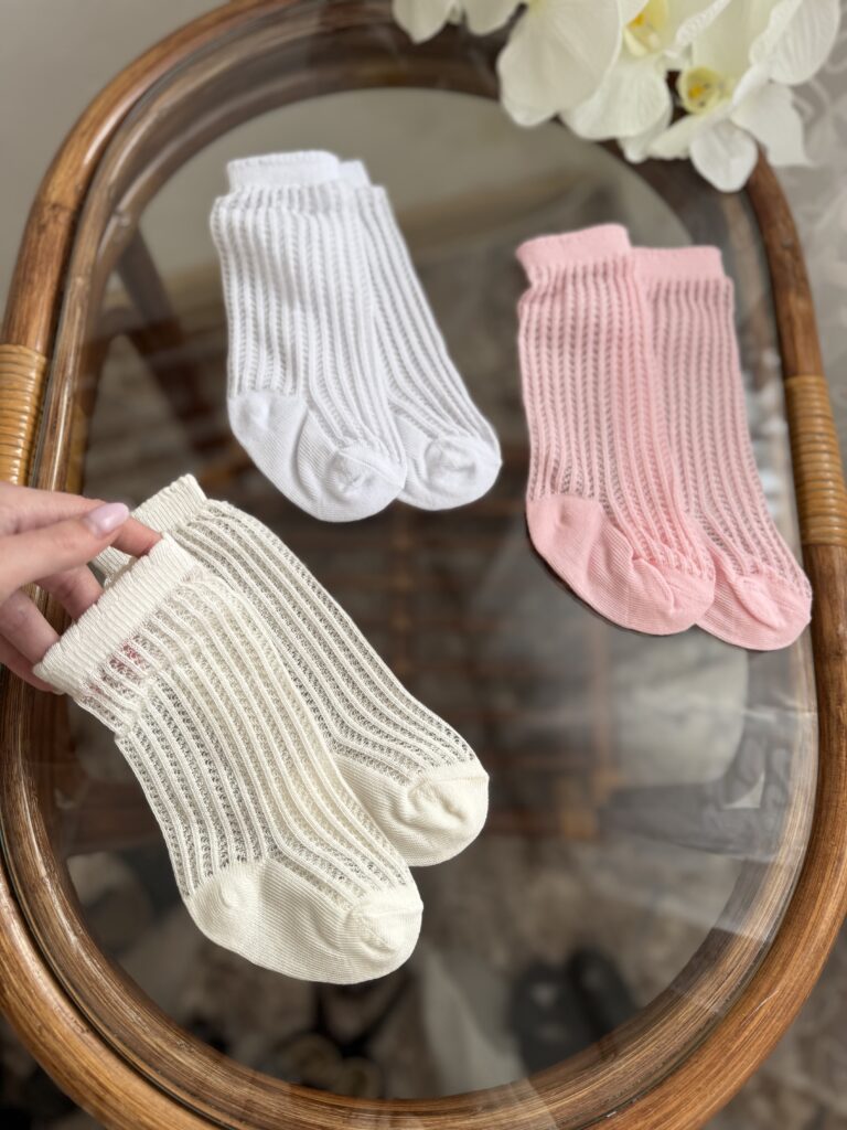 Гольфики в сіточку молочні