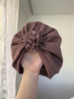 Чалма з квіточкою одношарова мокко в мілкий рубчик